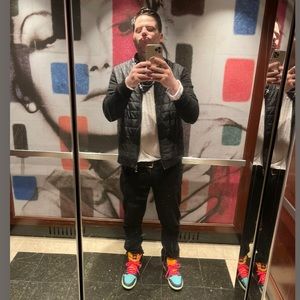 Meet your ME, Your Posher, Zak!